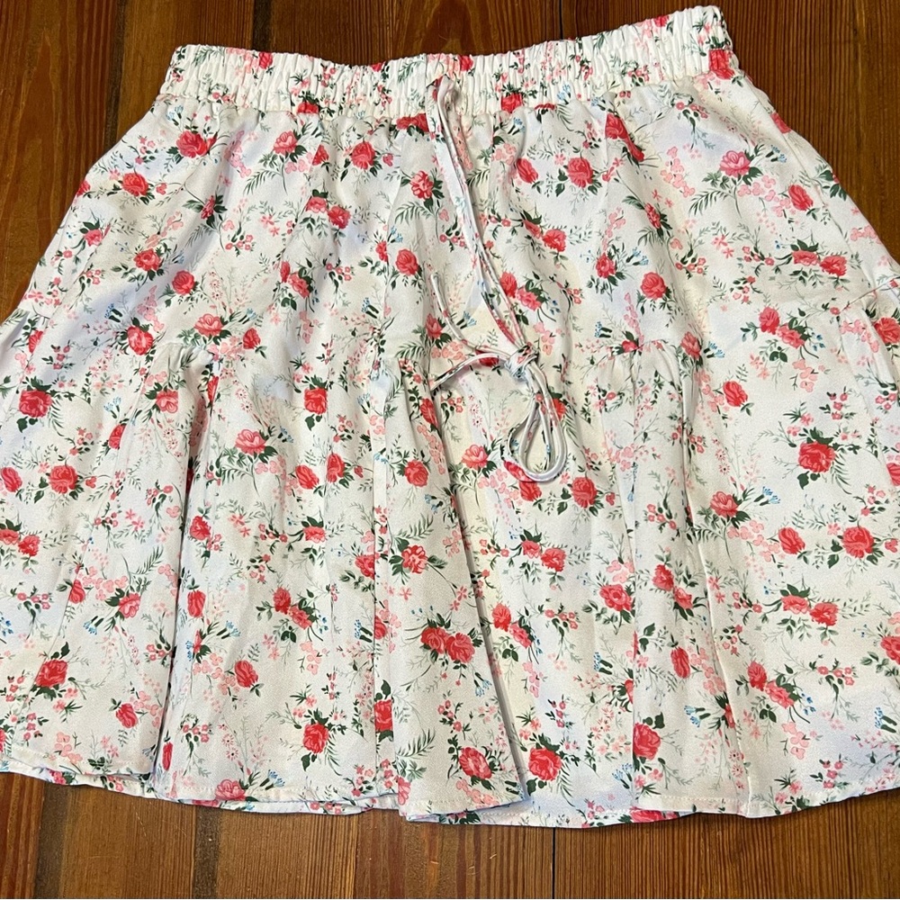 Lulus Floral Mini Skirt Cream Red Rose Tiered Ruffle Drawstring‎ Waist Small